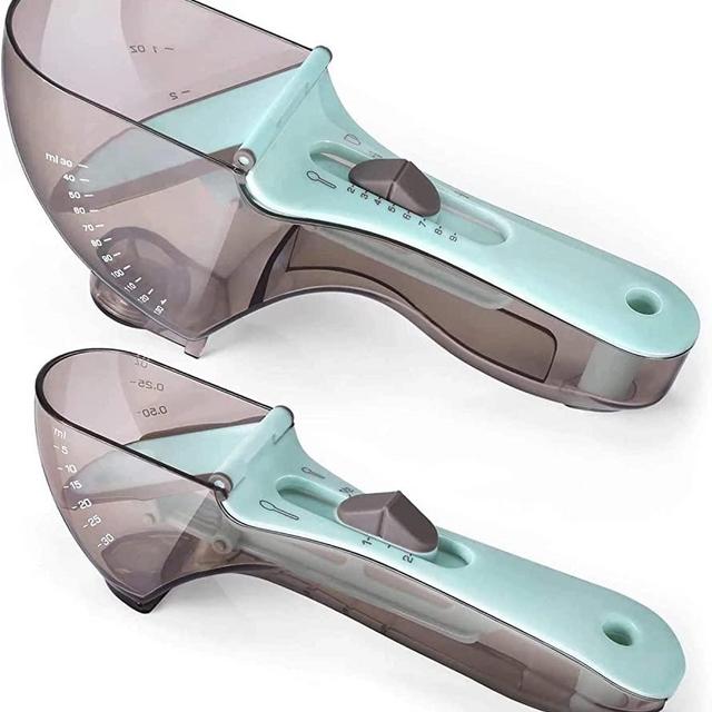 Measuring cups and spoons