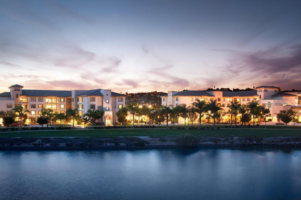 The Wedding Website of Aaron Miller and Olivia Naugles