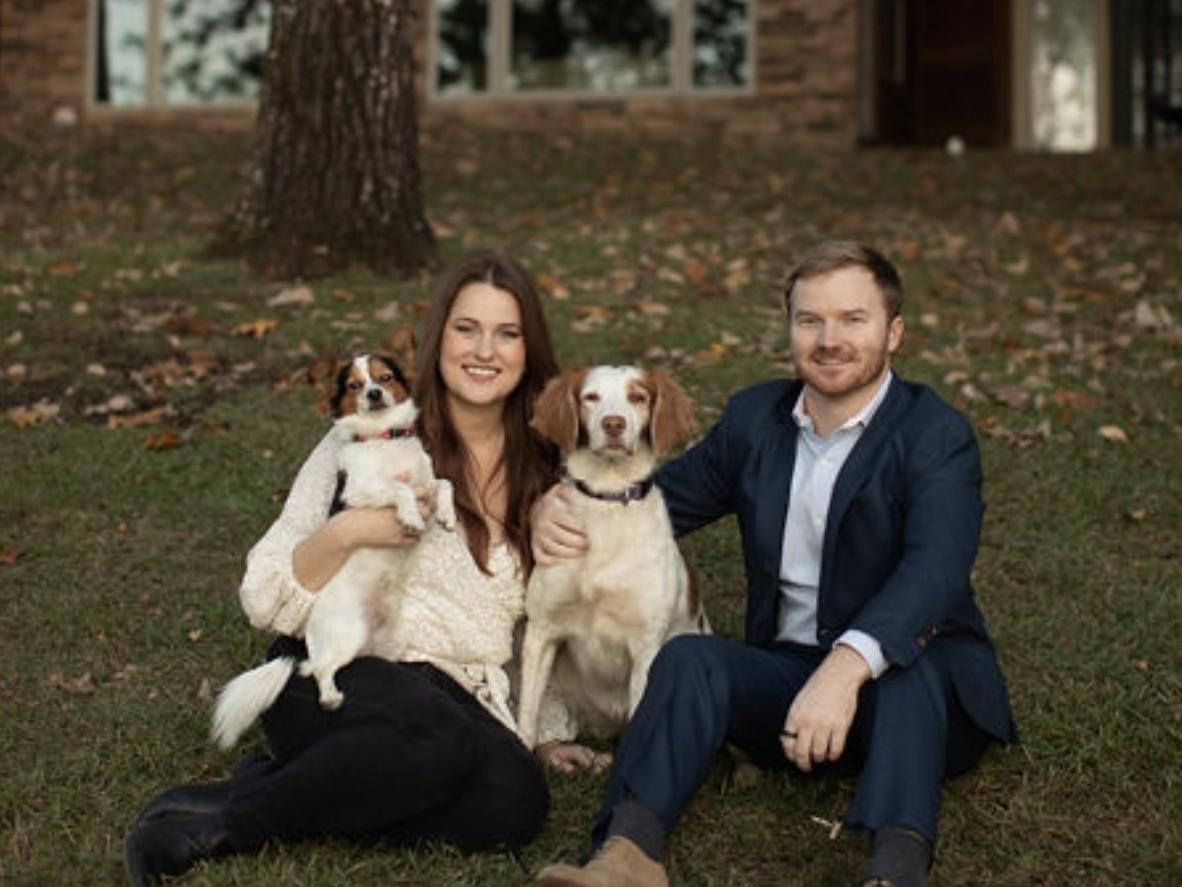 The Wedding Website of Elizabeth Lucas and Frankie Jones