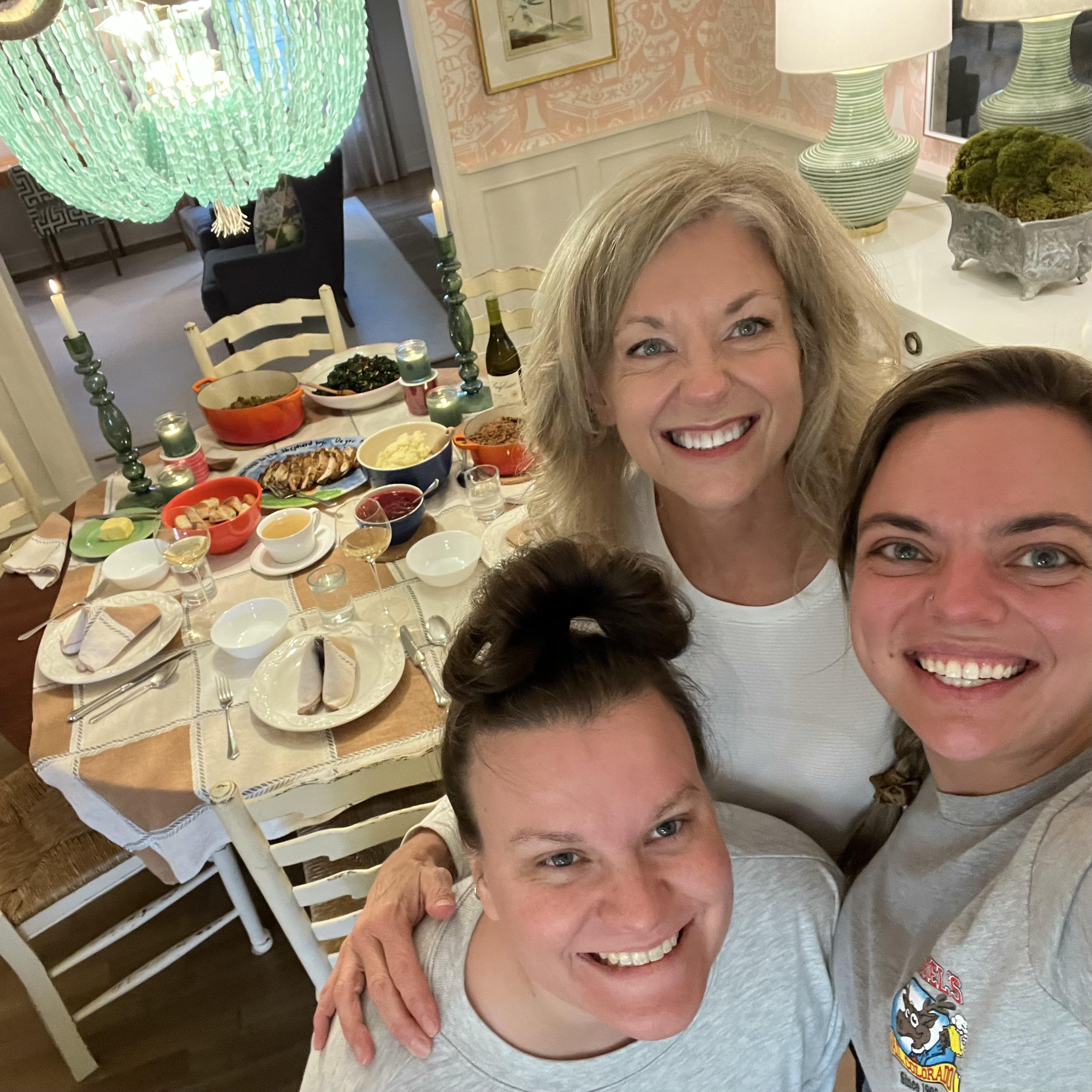 Thanksgiving with Jan! Bonding over a mutual love of cooking & good gravy in Memphis. (November 2023)