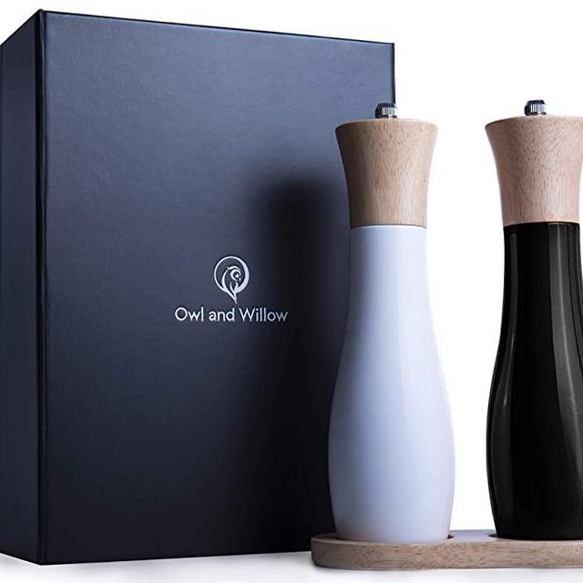 Owl and Willow Wooden Salt and Pepper Grinder Set Unique Black & White Seasoning Mills With Stand, Premium Gift Box - Precision Grinding, For Coarse to Fine Salts - Modern Kitchen Tools (Black&White)