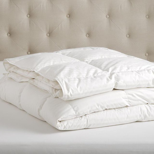 White Classic Down Comforter, Full/Queen