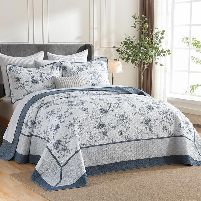 SOElinens Queen Bedspreads 102x120 - Botanical Floral Farmhouse Reversible Oversized Queen Quilt Set, 3pcs Lightweight Thin Comforter Coverlet Set with 2 Pillow Shams, 100% Cotton, Dusty Blue/White