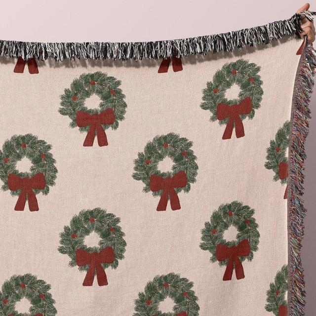 Christmas Wreath Woven Holiday Throw Blanket Christmas Holiday Gift for Mom, Aunt Cheery Evergreen Classic Traditional Xmas Aesthetic