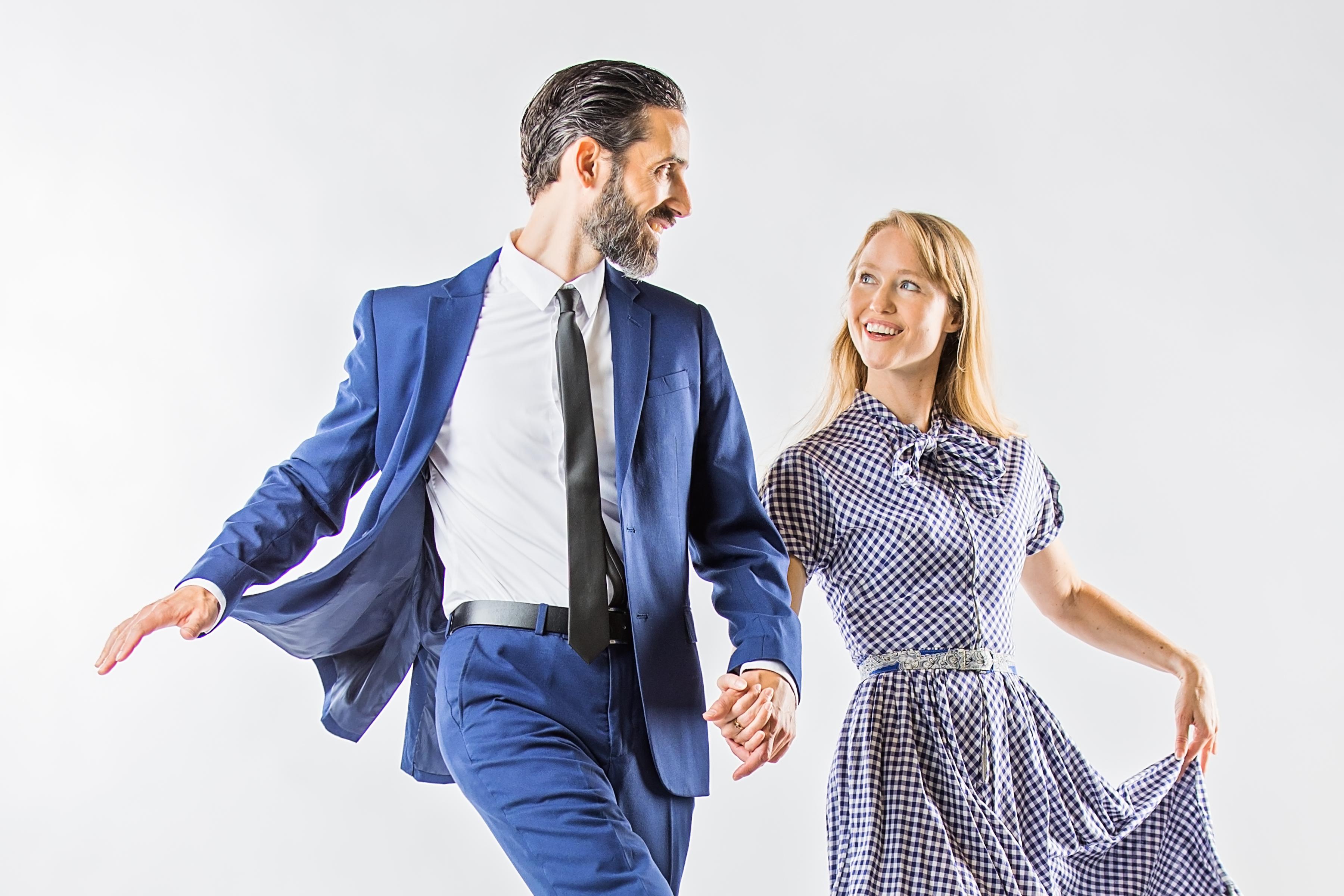 The Wedding Website of Derek Roland and Deanna Doyle