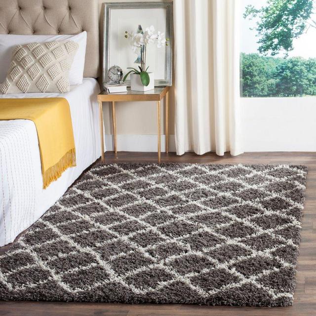 Safavieh Dallas Jerrie Geometric Shag Area Rug or Runner