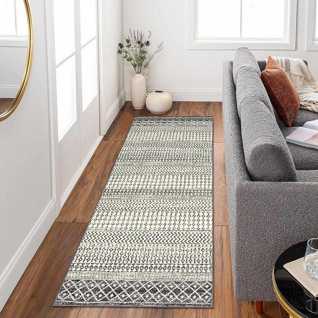 Nailttos Moroccan Washable Runner Rug, 2x6 Ultra Soft Non-Slip Vintage Boho Hallway Rug Runner, Washable Kitchen Runner Rug Floor Carpet for Bedroom Bathroom Laundry Living Room