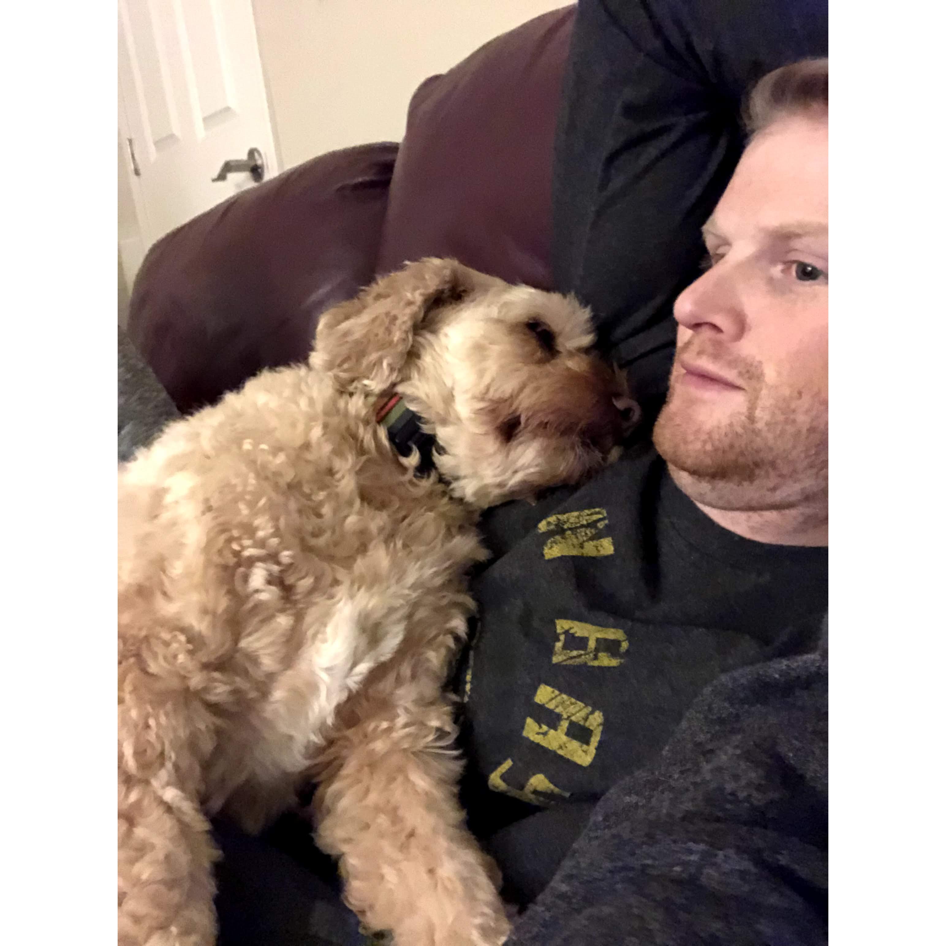 Cece and Greg snuggles 🐶