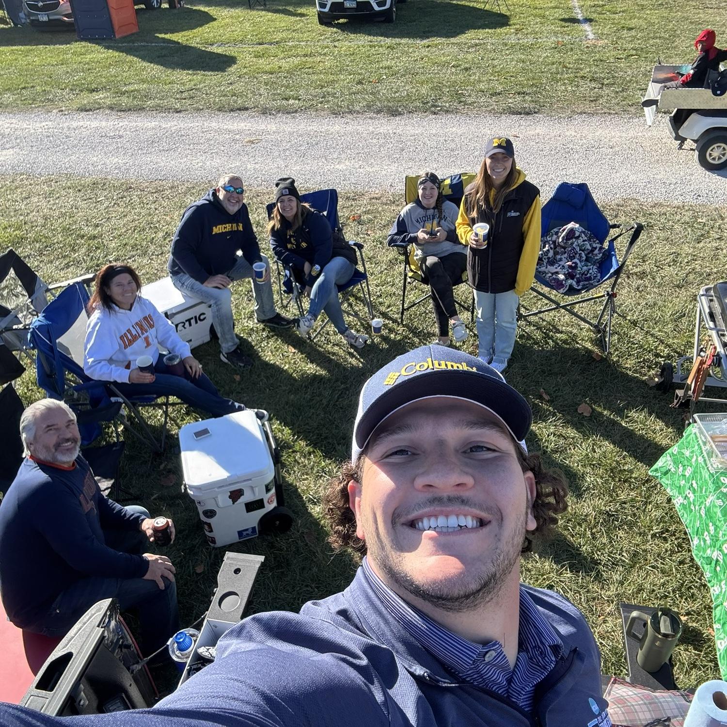 Tailgate with the Urban's and DeHommel's... Go Blue!