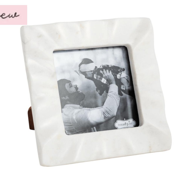 Square Ruffled Marble Frame
