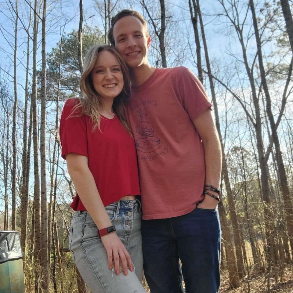 First Valentines Day! A picnic, disc golf, and some hammocking!