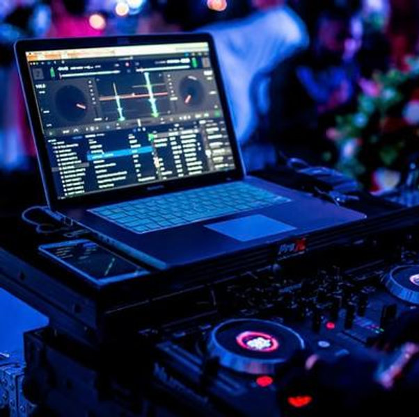 Dj for the Wedding