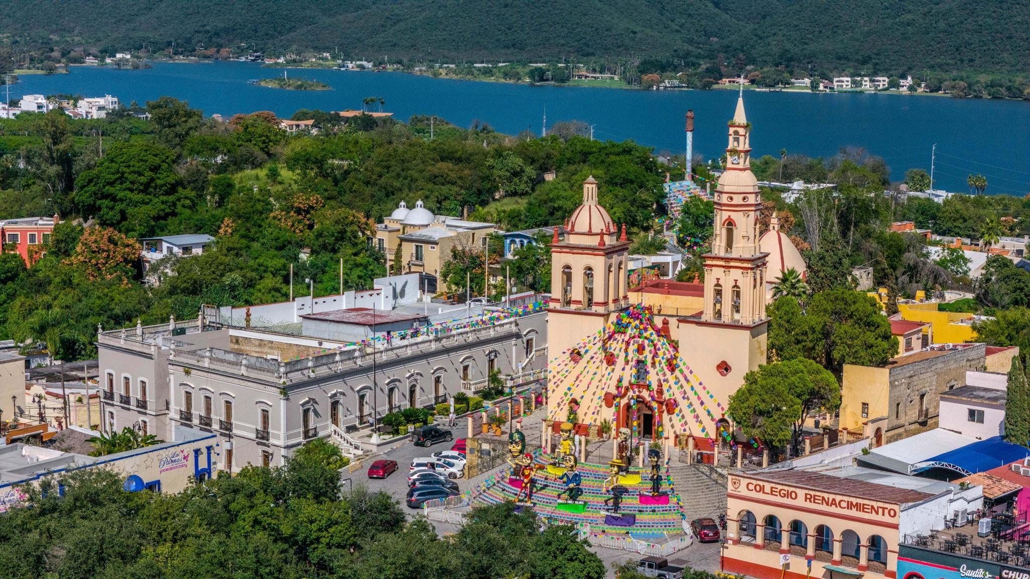 The Wedding Website of Martin Cantú and Victoria Lopez