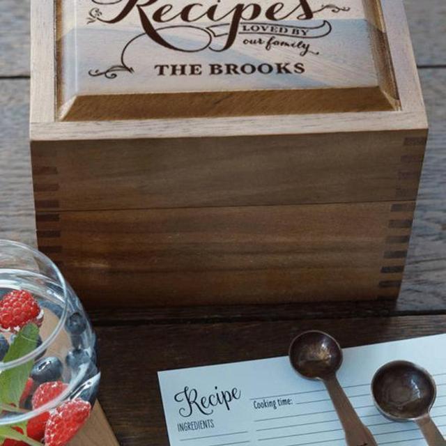 Heirloom Recipe Box, Personalized wedding present recipe box, Acacia wood custom recipe box