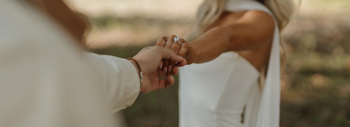 The Wedding Website of Halle Hutchins and Drew Beam