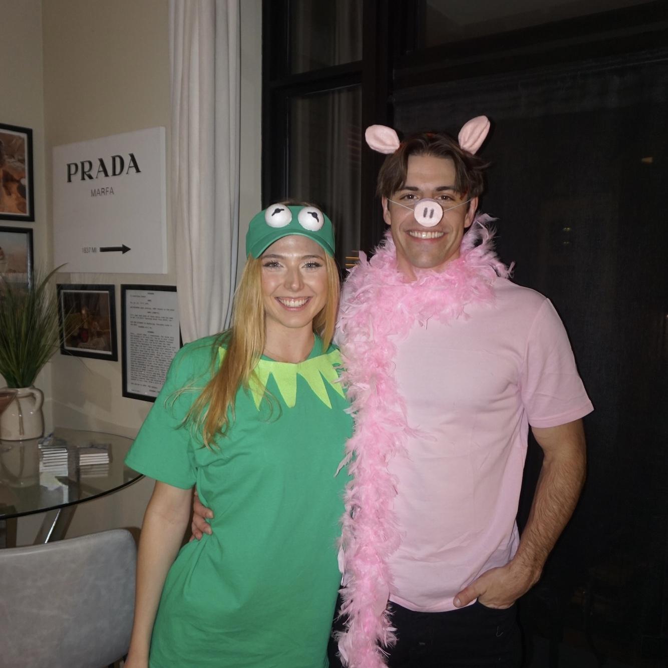 Halloween - Kermit and Miss Piggy