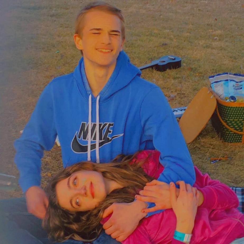 Early dating photo from March 2021