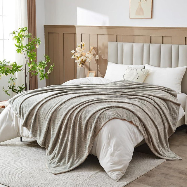NEWCOSPLAY Super Soft King Blanket Linen Premium Silky Flannel Fleece Leaves Pattern Lightweight Bed Blanket All Season Use (Linen, King(90"x110"))