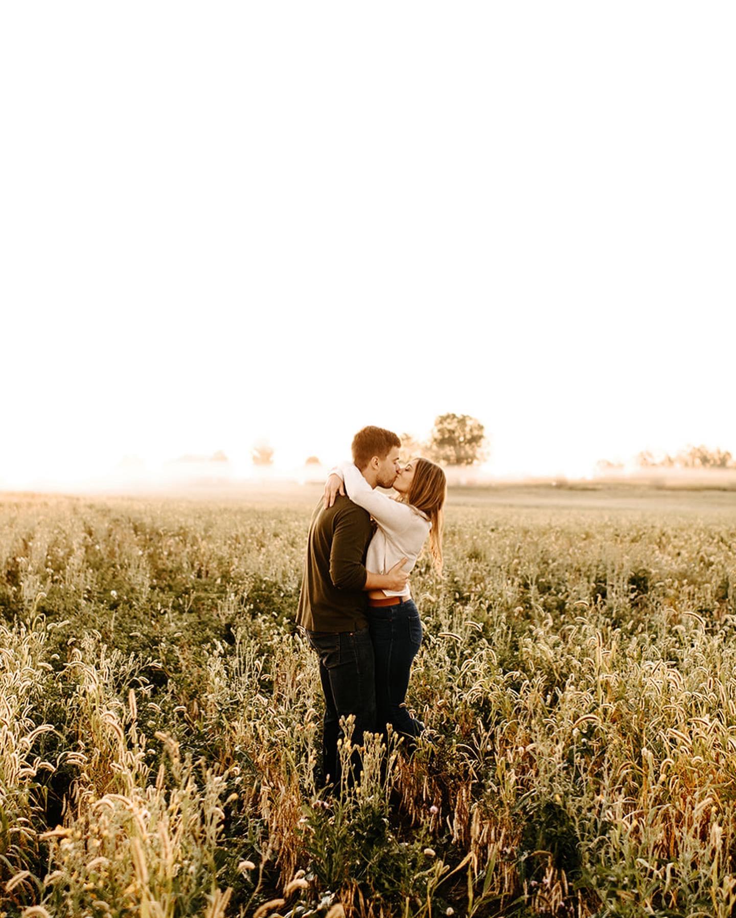 The Wedding Website of Alexis Troy and Ethan Linck