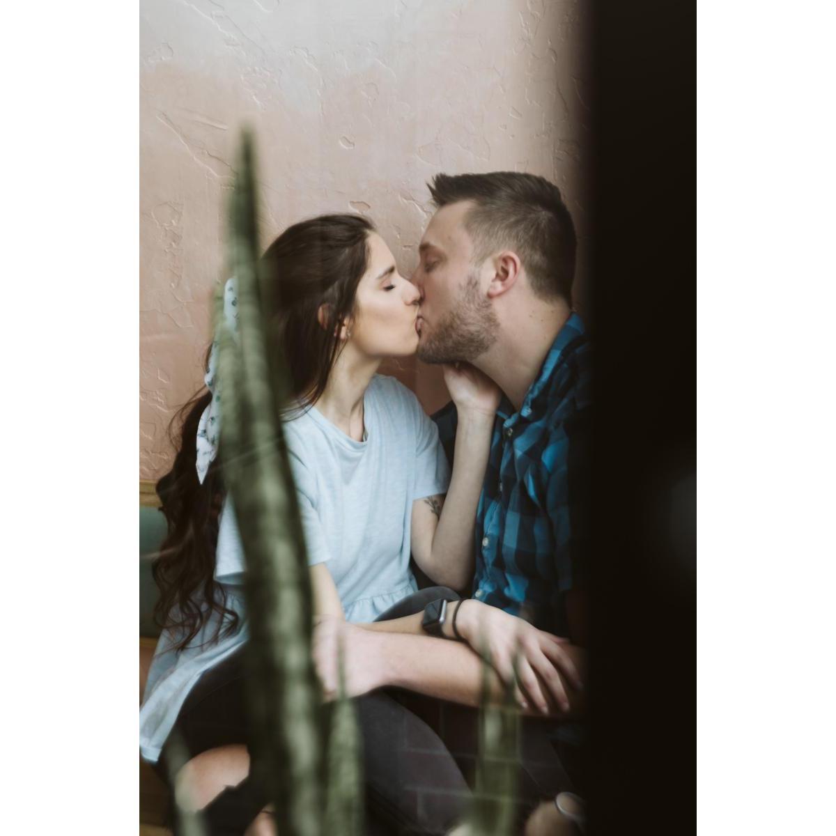 Still smoochin'
