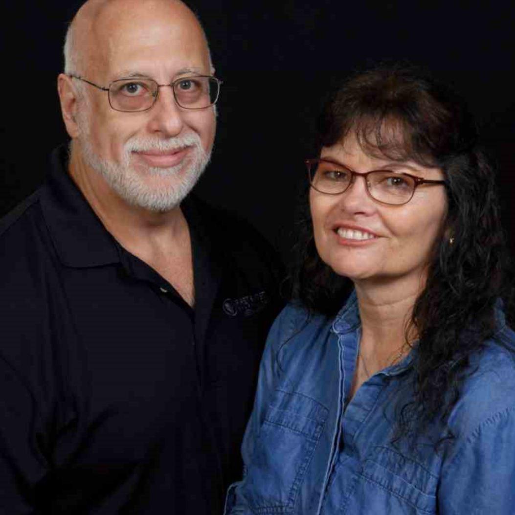 Darryl and Jane Everette are the parents of the Groom and they have a passion for Christ, family and the outdoors. They love working in their garden and spending time with family.