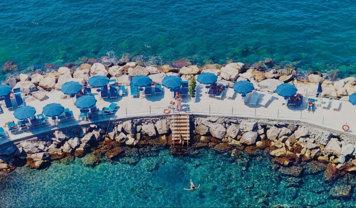 The Wedding Website of Alessandra Bahneman and Henry Dombroski