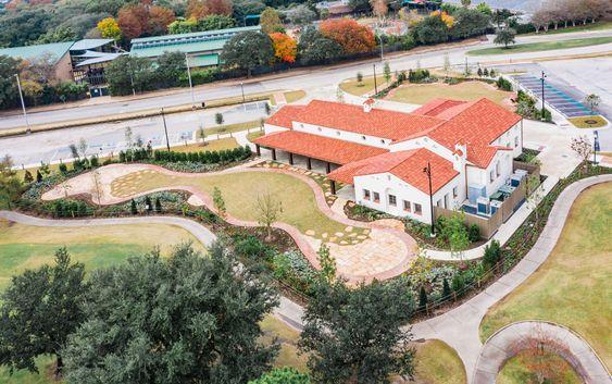 The Wedding Website of Kalie Pettit and Adrian Dávila