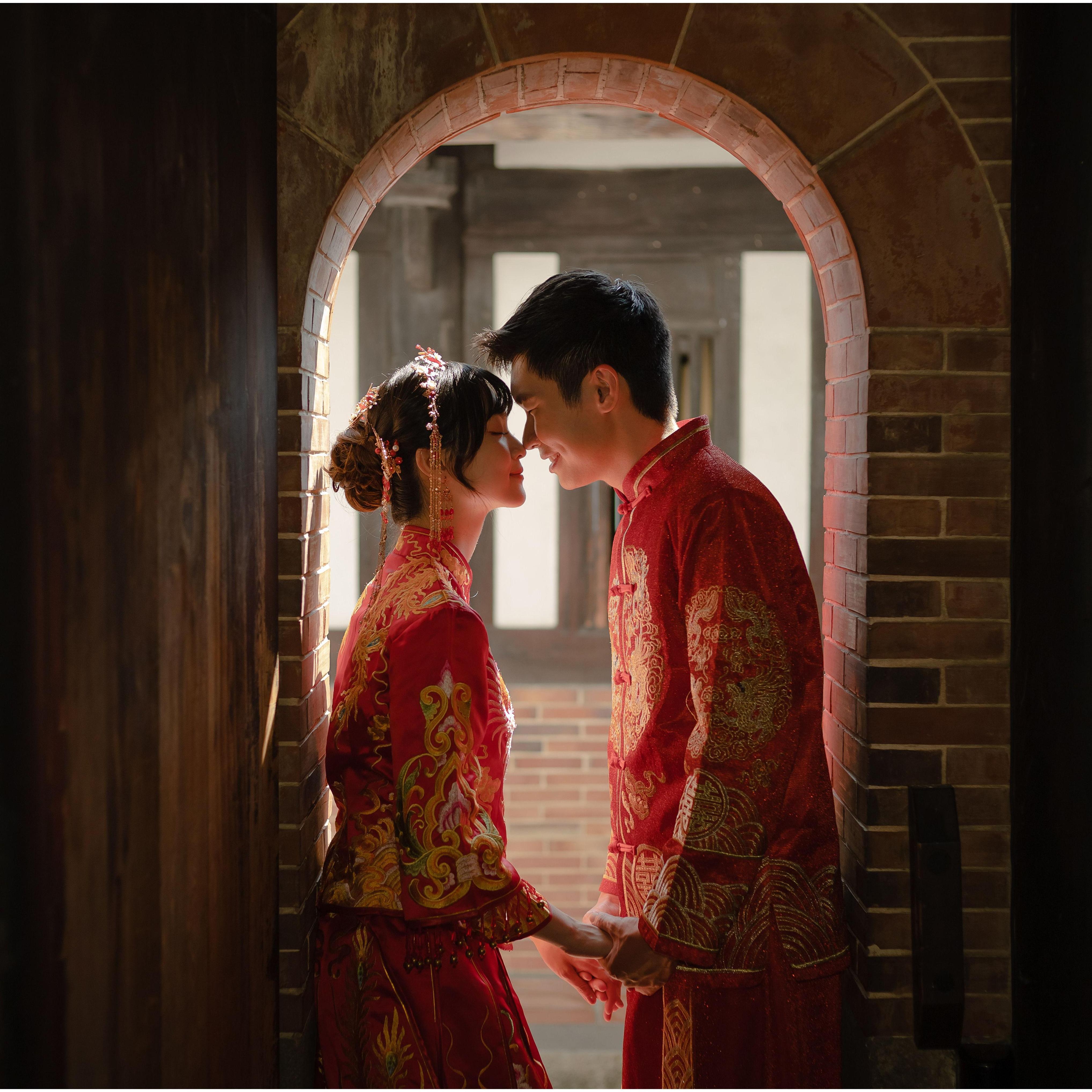 Pre-wedding photoshoot (traditional)