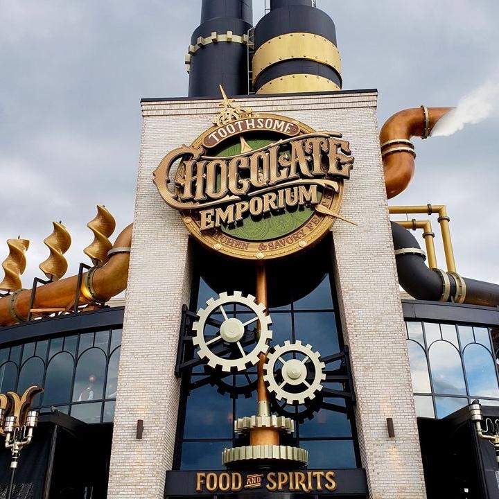 Dinner at Toothsome Chocolate Emporium
