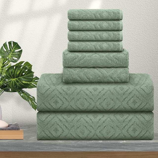 8 Pack Bath Towels Set Light Green,2 Oversized Bath Towels(35"x70"), 2 Hand Towels,4 Washcloths Ultra Soft and Absorbent Chair Towels for Bathroom, Quick Dry Towel for Gym Hotel Camp Pool