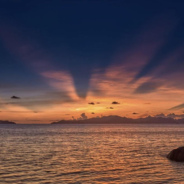 Sunset dinner cruise in Seychelles