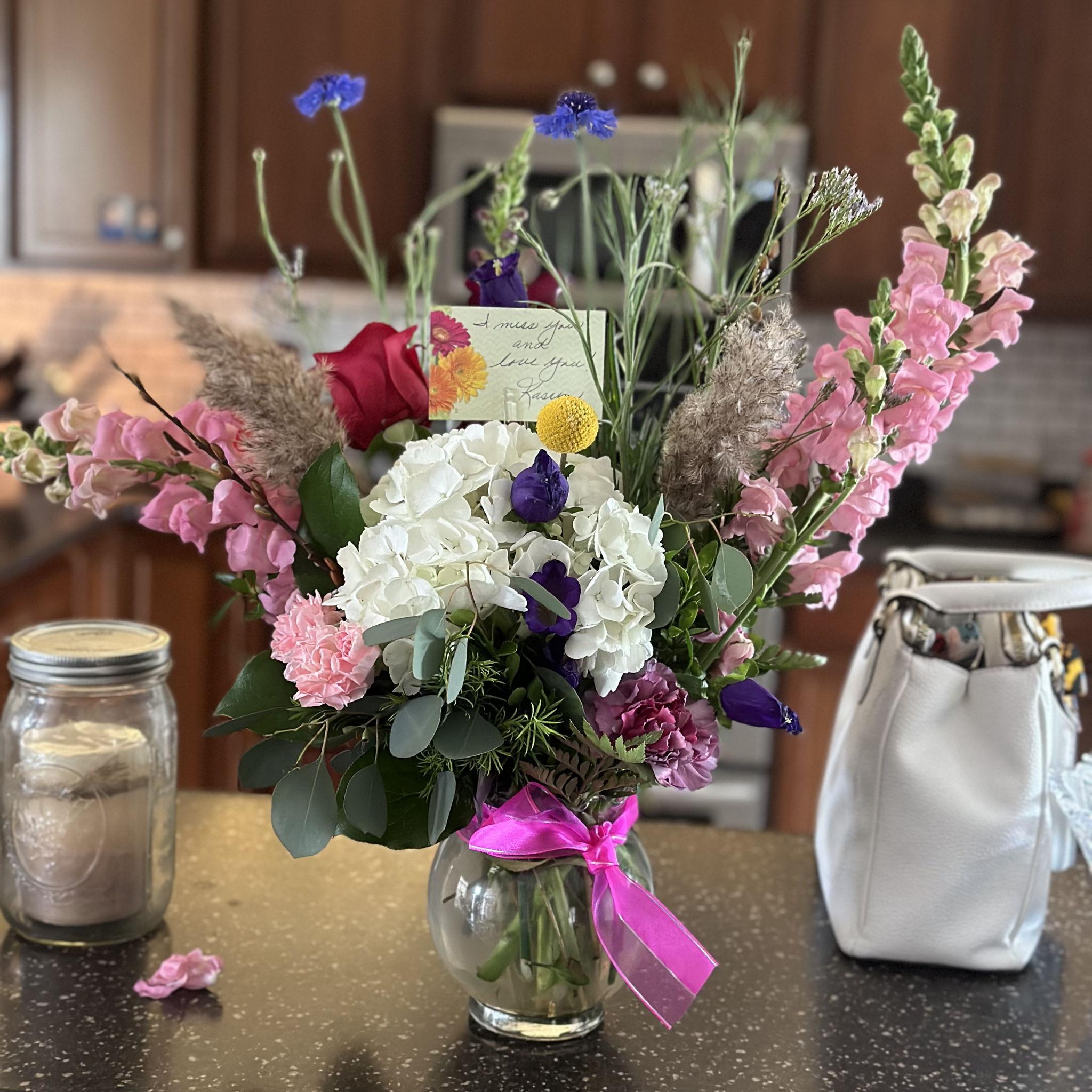 Flowers sent by Kasyn during his deployment to celebrate our first anniversary (07-04-2023)