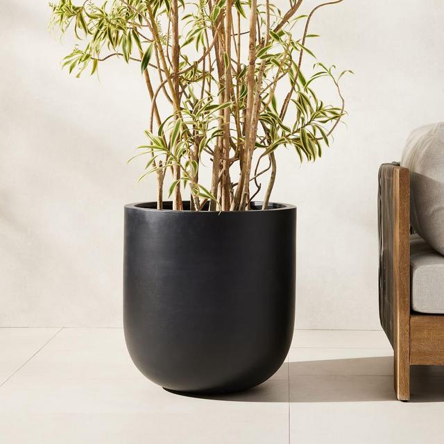 Radius Ficonstone Indoor/Outdoor Planter, Large, 22"D x 22"H, Black