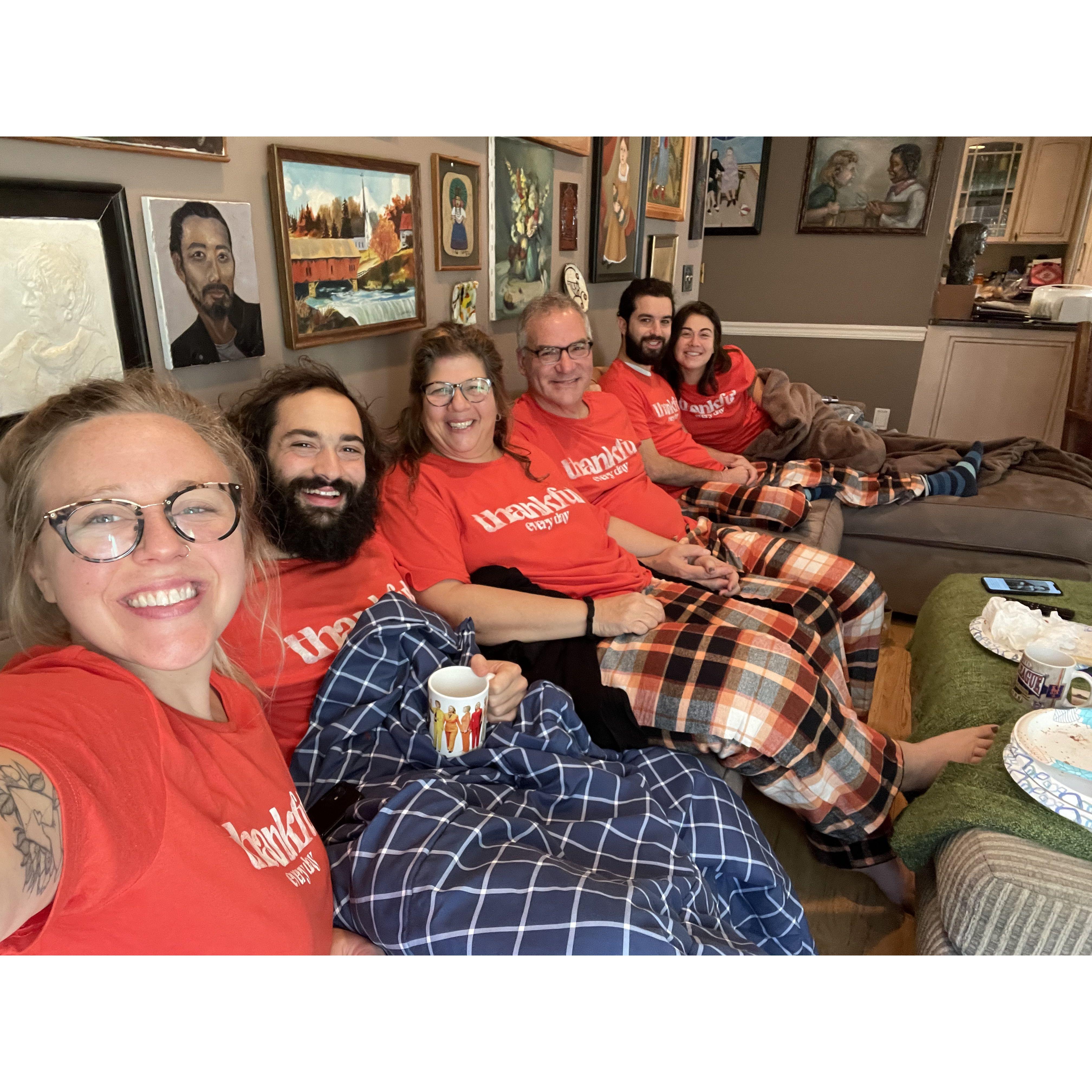 The couple goes to New Jersey for Thanksgiving. The whole Gross fam wears MaTcHiNg jams while watching the Macy's parade and eating chocolate chip pancakes. November 2021.