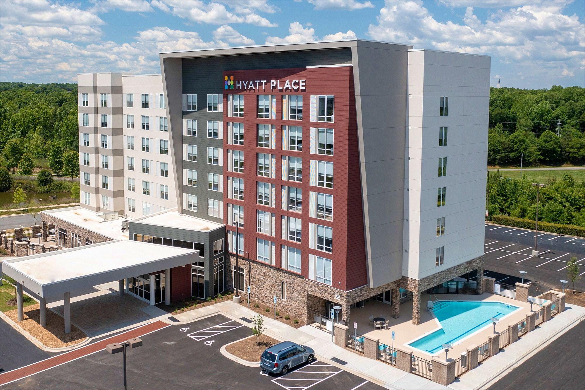 The Wedding Website of Lydia Smith and James Smith