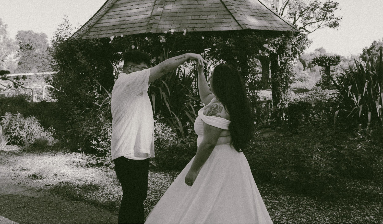 The Wedding Website of Sara Zettle and Jaziel Rodriguez