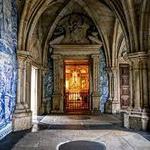 Marvel at Porto Cathedral (Sé do Porto)