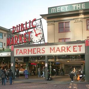 Food and Shopping at Pike's Place Market - Seattle