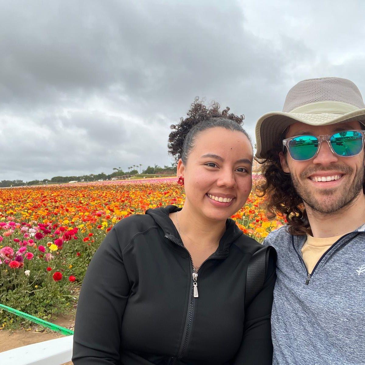 05/04/2024 - We went to explore the Carlsbad flower field in California.
We rode on the tractor wagons they offered around the field and we enjoyed it a lot!