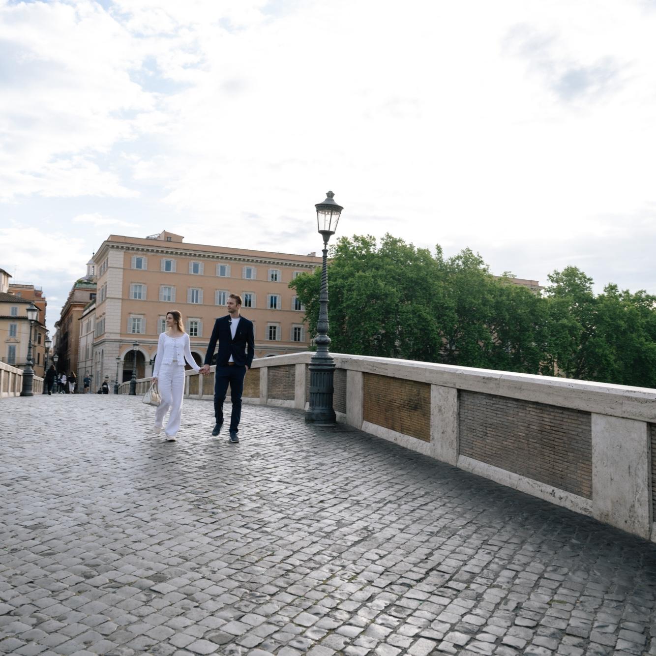After our engagement, the photographer Avery hired to capture the moment took us around Rome for a little engagement photoshoot📸