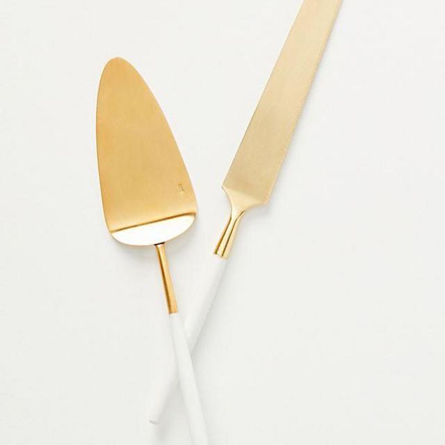 Gold-Dipped Cake Serving Set