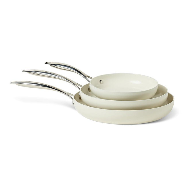 Amazon Basics Ceramic Nonstick Cookware, 3-Piece Set of Pans, All Cooktop Friendly, Dishwasher-Safe, Ivory