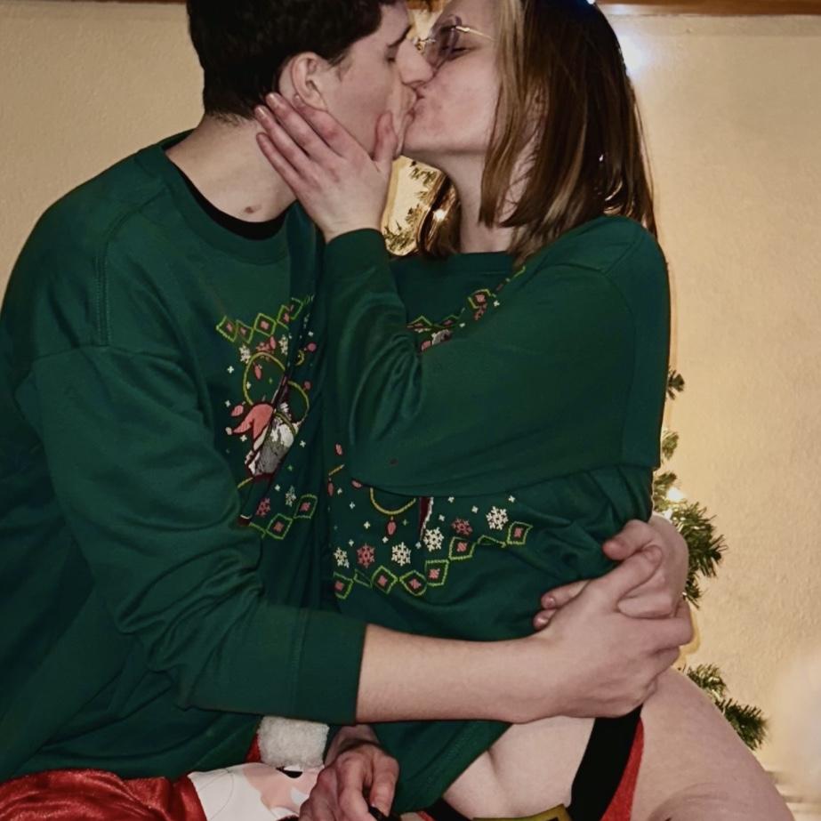 Our first Christmas!
(12/04/2022)
