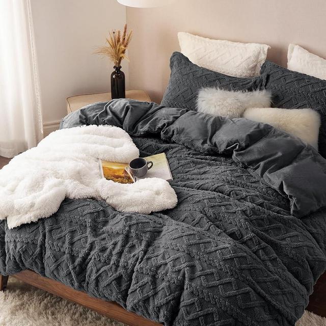 Bedsure Fluffy Comforter Cover Set - Faux Fur Duvet Cover Queen Size, Dark Grey Plush Quilt Cover, 3 Pieces,1 Duvet Cover (90"x90") with Zipper Closure & 2 Pillow Shams, Comforter Not Included