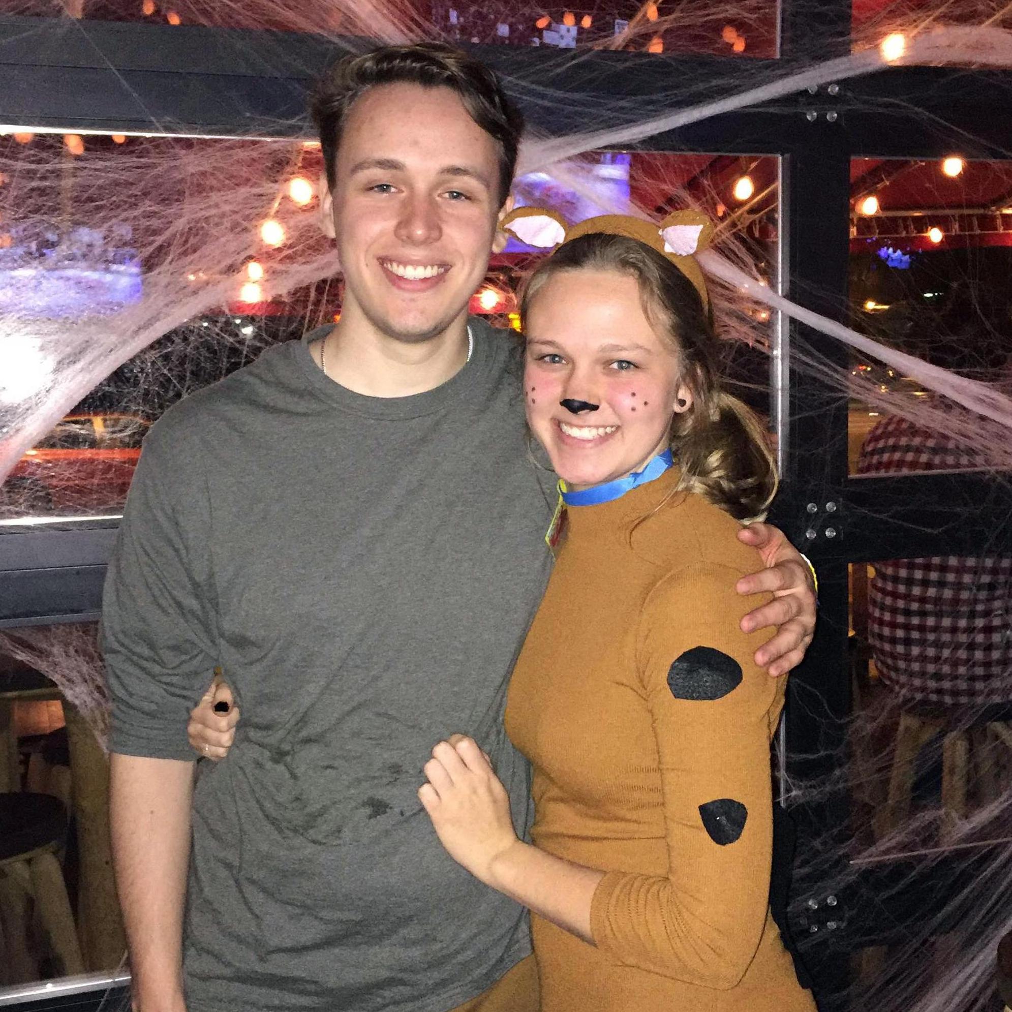 2016 - Halloween - Half-Assed Shaggy and Full-Assed Scooby Doo