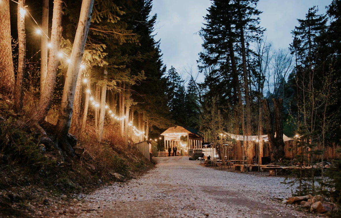 The Wedding Website of Caitlin Summers and Clay Grossman