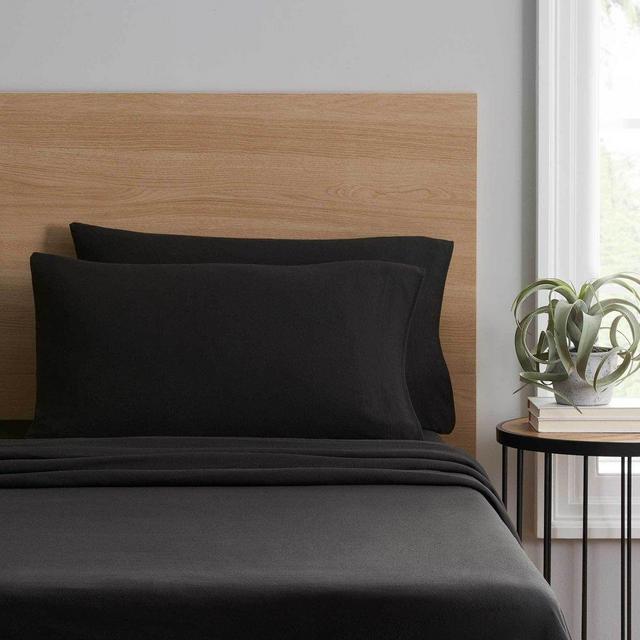 Mainstays Extra Soft Solid Dyed Jersey Bedding Sheet Set, 150 GSM Knitted, Classic Bed Queen Size, Rich Black, 4-Piece Pack