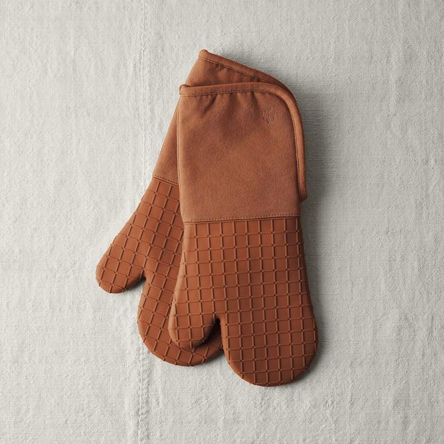 Five Two Silicone Oven Mitts & Pot Holders (Paprika Set)
