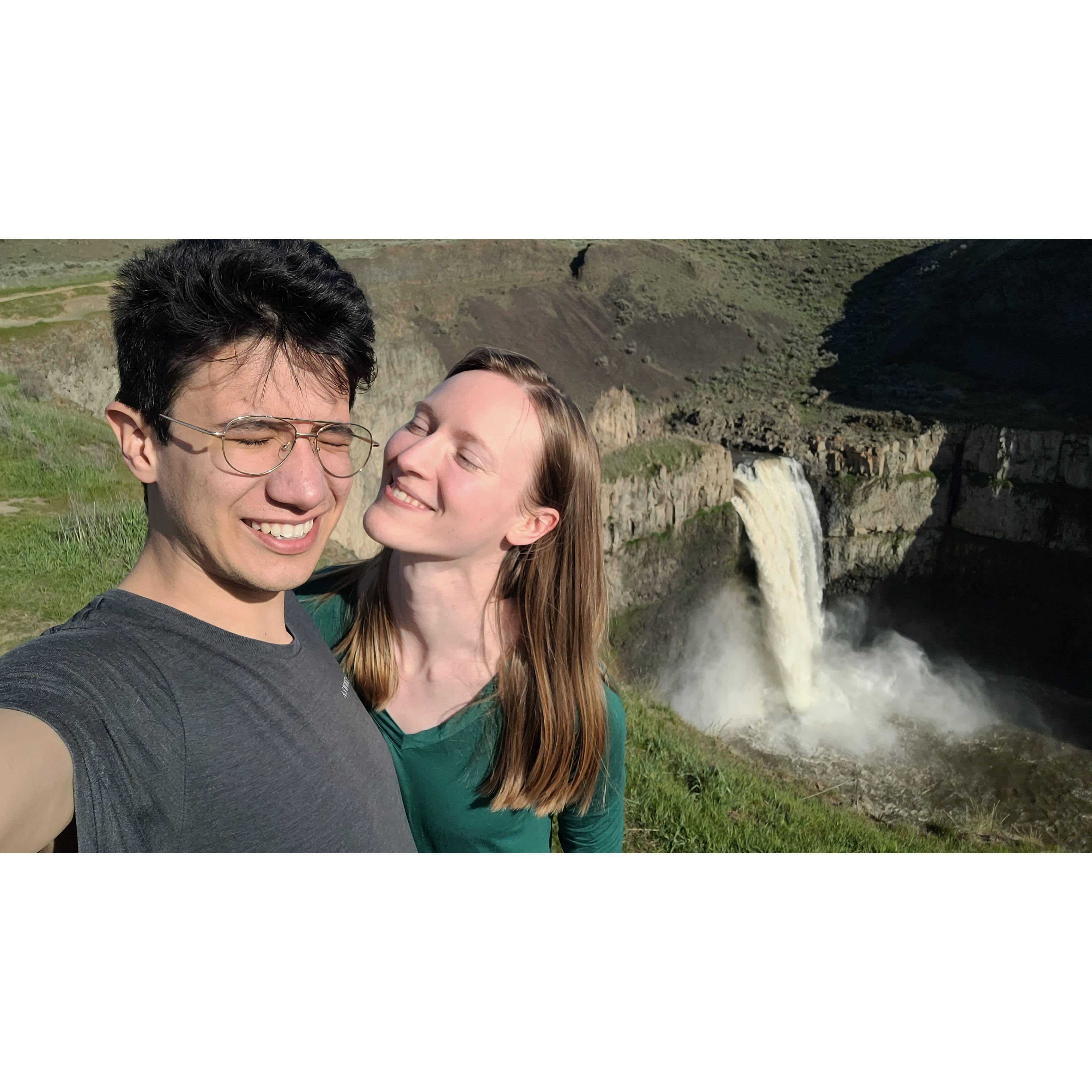 Palouse Falls on a very sunny day