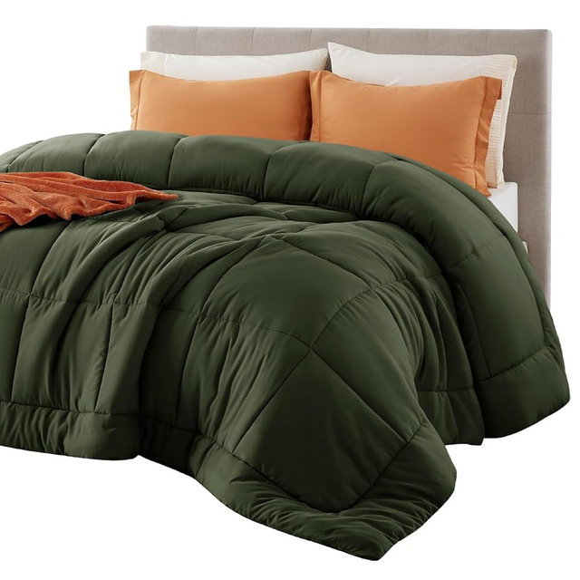 Bedsure Comforter Duvet Insert - Quilted Comforters Oversized King, All Season Duvet, GentleSoft Down Alternative Bedding, with 8 Tabs, Gifts for Women/Men, Olive Green, Oversized King 116 x 98 Inches